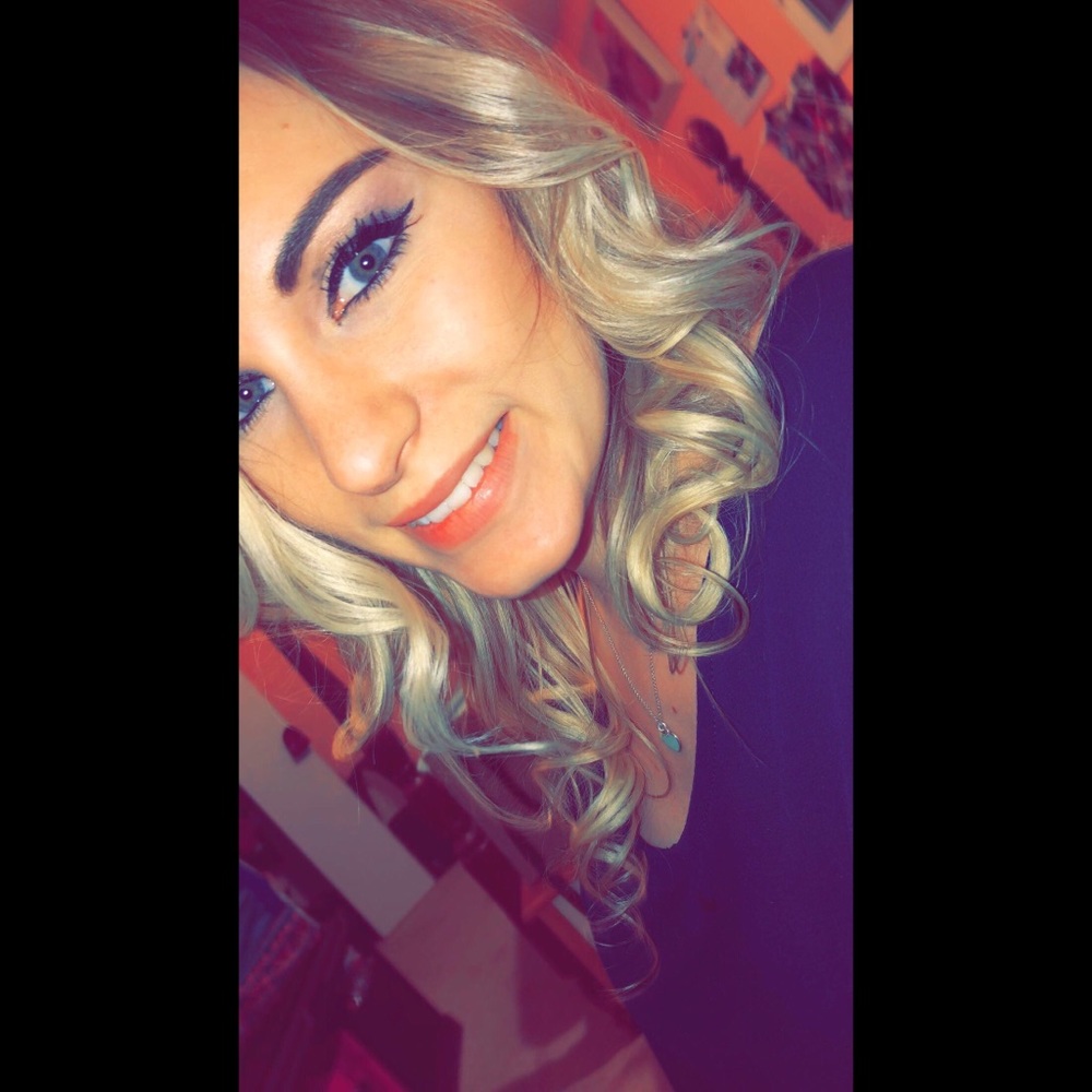 Meet your Posher, Makayla
